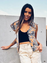 Cargar imagen en el visor de la galería, Blusa Florencia Camel