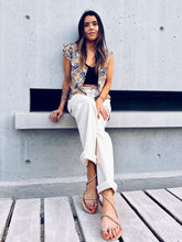 Cargar imagen en el visor de la galería, Blusa Florencia Camel