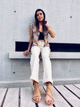 Cargar imagen en el visor de la galería, Blusa Florencia Camel