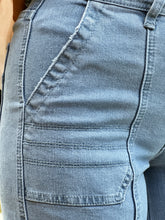 Cargar imagen en el visor de la galería, Jeans Peumo Celeste (ap)