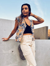 Cargar imagen en el visor de la galería, Blusa Florencia Camel