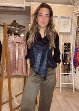 Cargar imagen en el visor de la galería, BLUSA FILOMENA NEGRA (ap)
