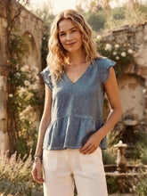 Cargar imagen en el visor de la galería, Blusa Peplum Celeste
