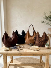 Cargar imagen en el visor de la galería, Bolso Begonia Café
