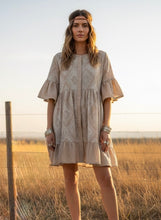 Cargar imagen en el visor de la galería, Vestido Princesa Beige
