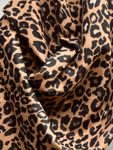 Cargar imagen en el visor de la galería, Maxi Bufanda Print Camel
