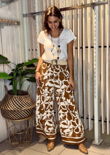 Cargar imagen en el visor de la galería, Polera Paz Blanca
