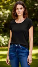 Cargar imagen en el visor de la galería, Polera Paz Negra
