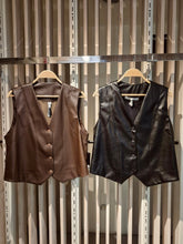 Cargar imagen en el visor de la galería, Gilet Texas Chocolate (ap)
