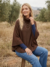 Cargar imagen en el visor de la galería, Poncho Beatriz Café

