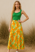 Cargar imagen en el visor de la galería, Falda Martina Verde
