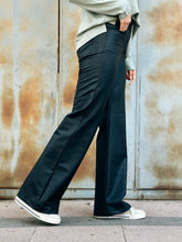 Cargar imagen en el visor de la galería, PANTALÓN FLARE ECO NEGRO
